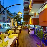 Ξενοδοχείο με διαμερίσματα Bayram 4*