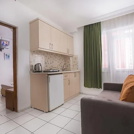 アパートホテル Bayram アランヤ